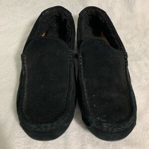 Koolaburra by Uggs Men's Black Leather Slippers Size 12 Slip On Faux Fur Lining